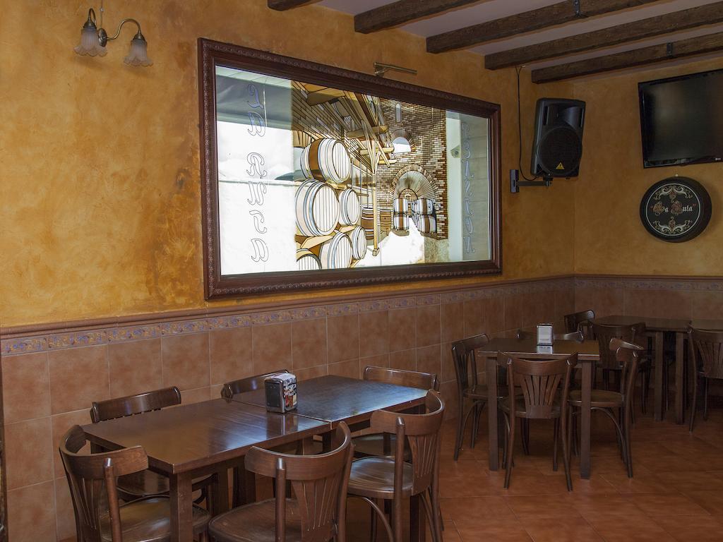 Hostal Pension La Ruta Paterna del Campo Exterior foto